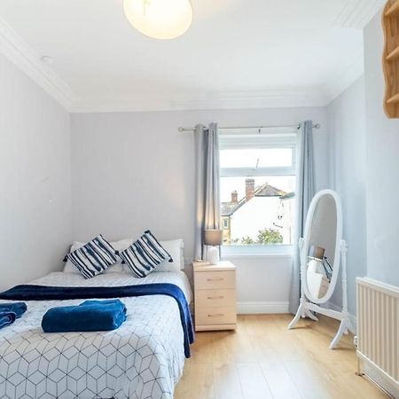 2 Bedroom Apartment Southend-On-Sea Exterior foto