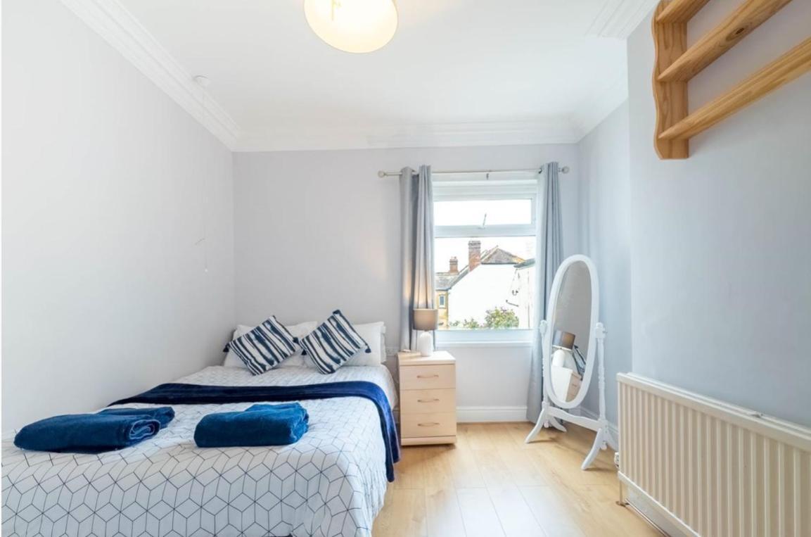2 Bedroom Apartment Southend-On-Sea Exterior foto