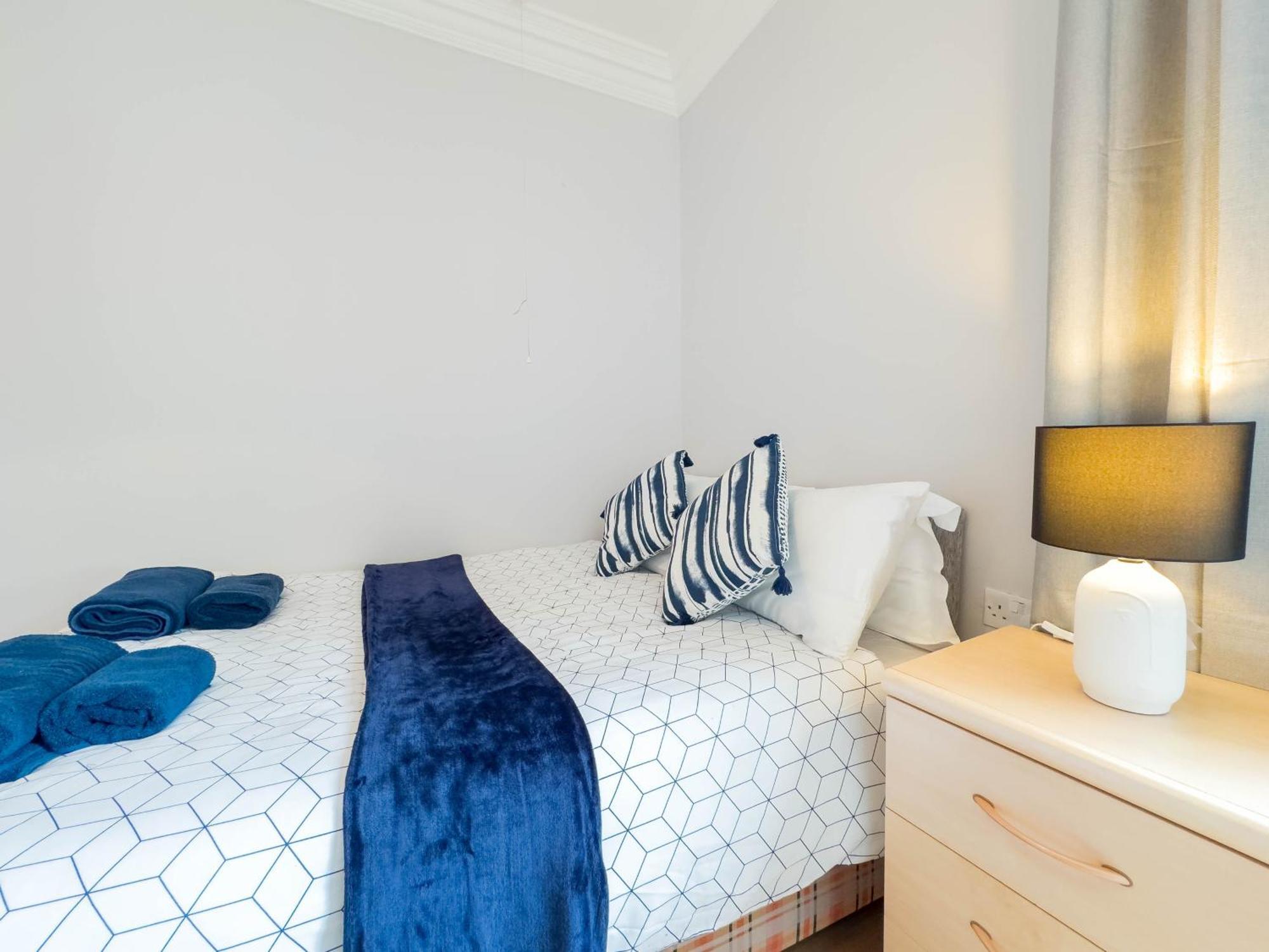 2 Bedroom Apartment Southend-On-Sea Exterior foto