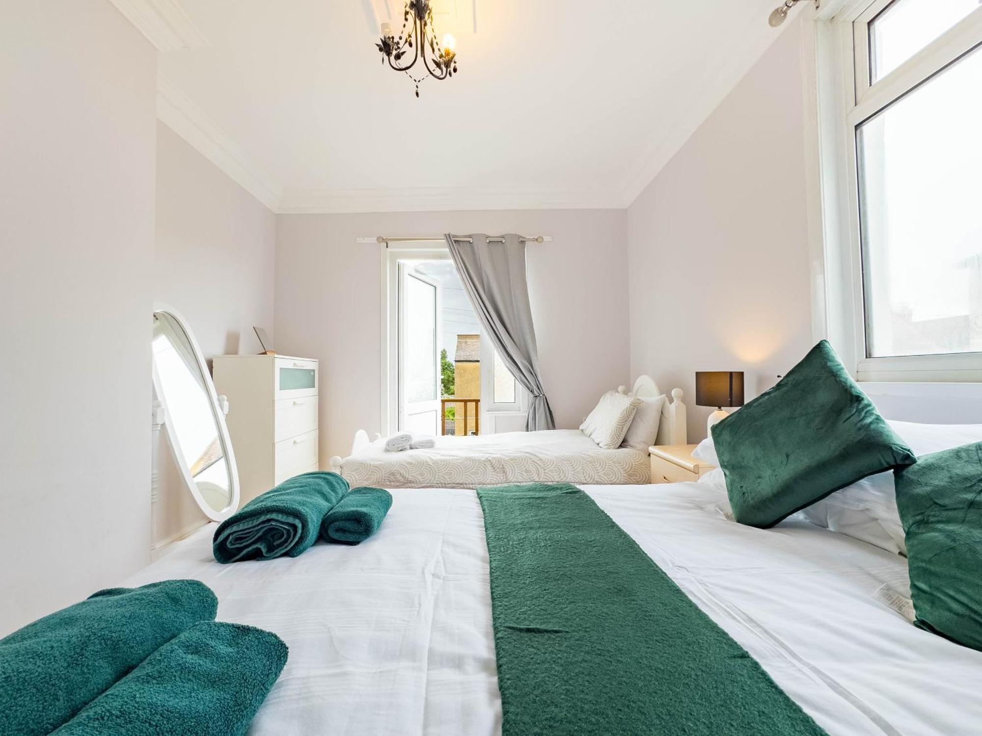 2 Bedroom Apartment Southend-On-Sea Exterior foto