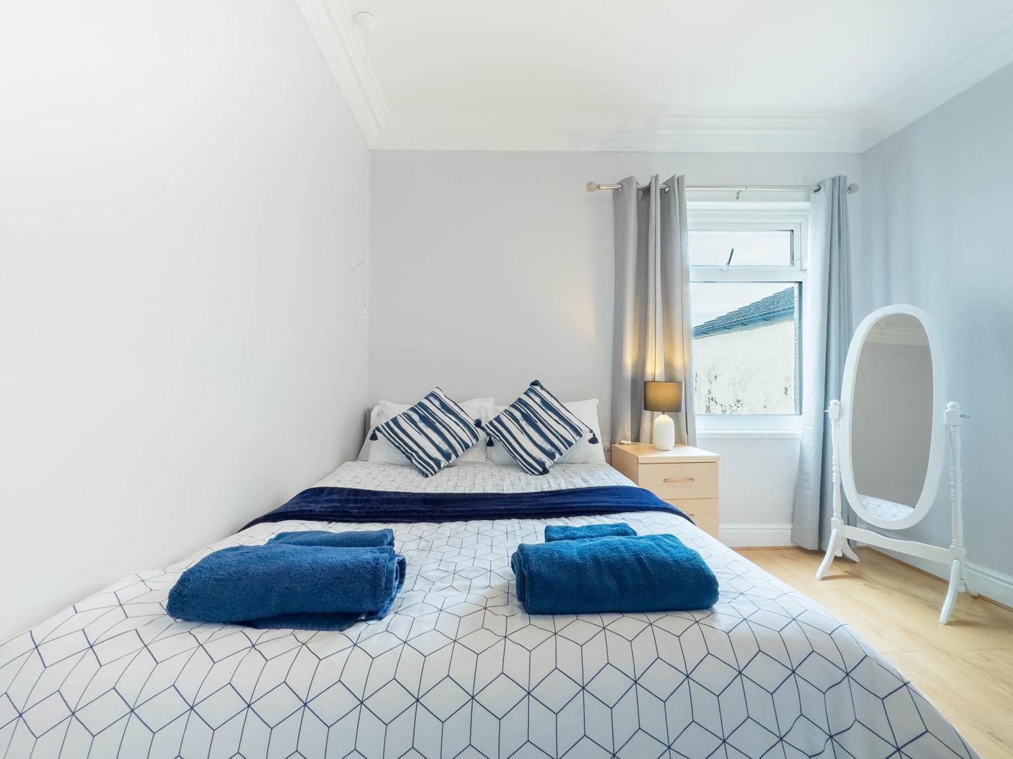 2 Bedroom Apartment Southend-On-Sea Exterior foto