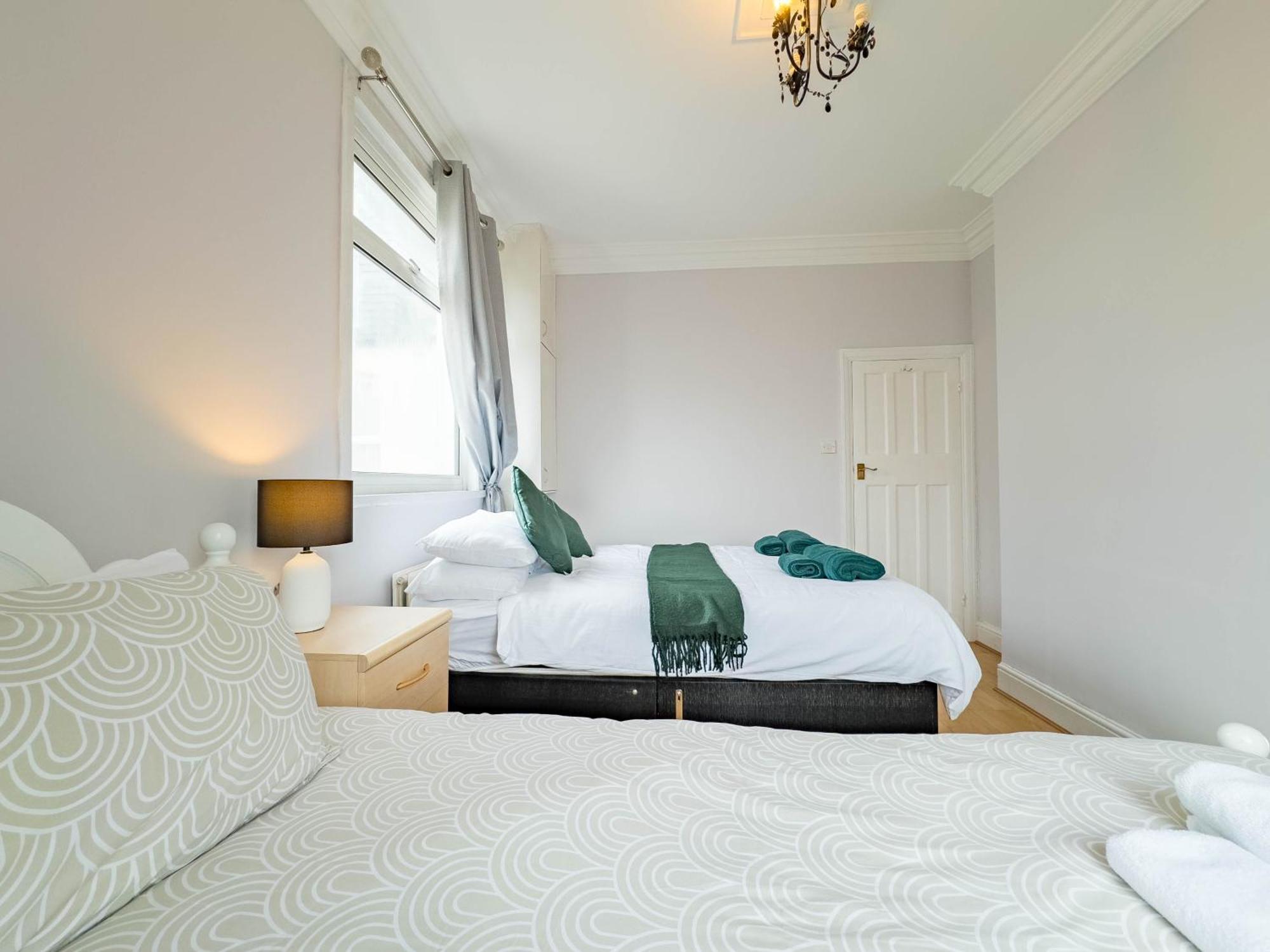 2 Bedroom Apartment Southend-On-Sea Exterior foto
